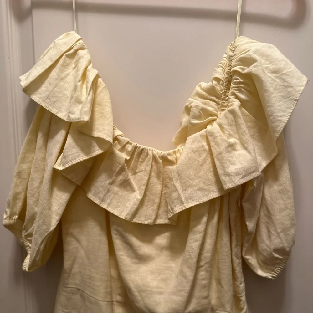 H&M Light Yellow Off-Shoulder Mini Dress - Picture 4 of 11